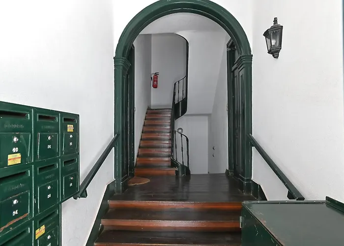 Mc Newly Renovated Apartment! Romantic In Trendy Principe Real - Downtown * Lisbona