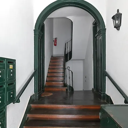 Mc Newly Renovated Apartment! Romantic In Trendy Principe Real - Downtown * リスボン