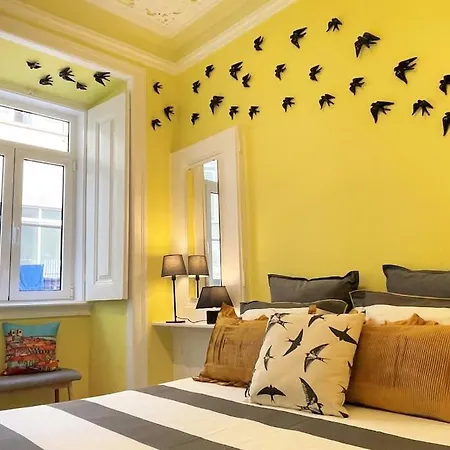 Mc Warm Romantic 3br2ba @ Trendy Principe Real * Lisbon