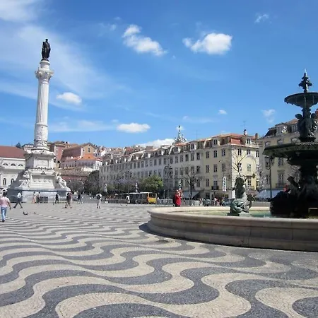 Mc Warm Romantic 3br2ba @ Trendy Principe Real Lisbon