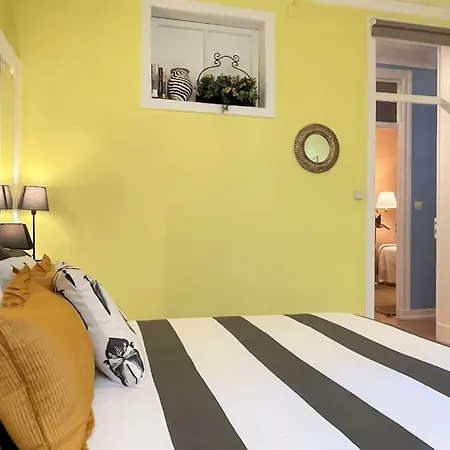Mc Warm Romantic 3br2ba @ Trendy Principe Real * Lisbon