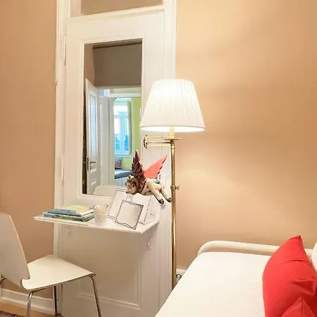 Mc Warm Romantic 3br2ba @ Trendy Principe Real *