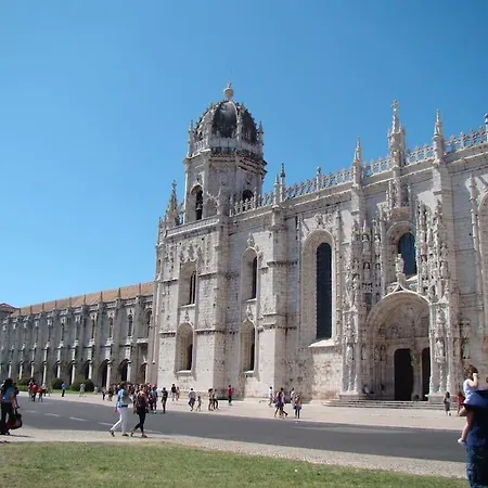 Mc Warm Romantic 3br2ba @ Trendy Principe Real * Lisbon