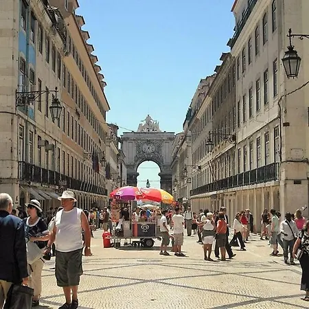 Mc Warm Romantic 3br2ba @ Trendy Principe Real Apartment Lisbon