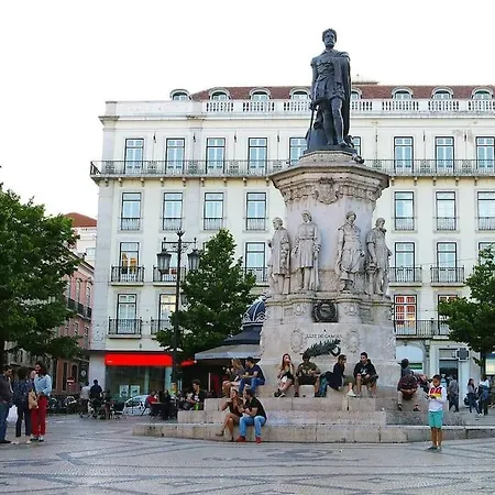 Mc Warm Romantic 3br2ba @ Trendy Principe Real * Lisbon