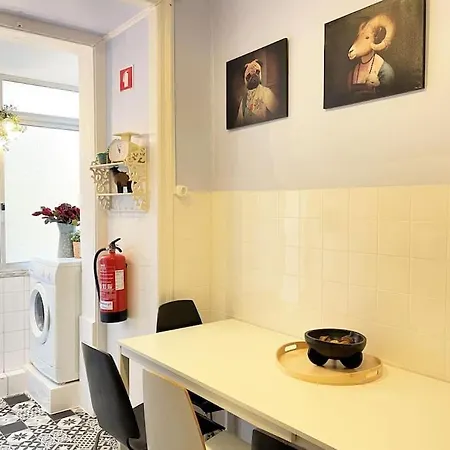 Apartment Mc Warm Romantic 3br2ba @ Trendy Principe Real