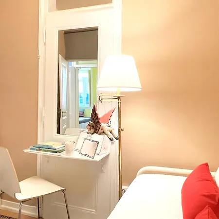Mc Warm Romantic 3br2ba @ Trendy Principe Real *