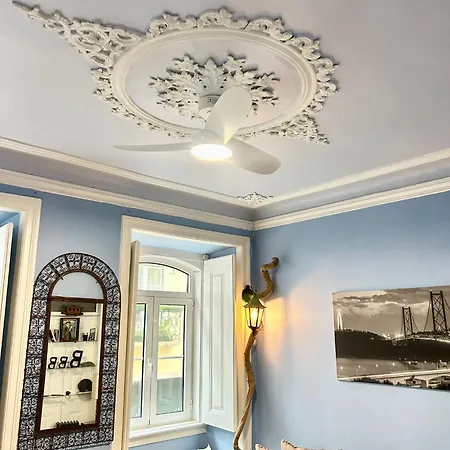 Mc Newly Renovated Apartment! Romantic In Trendy Principe Real - Downtown Lisbona