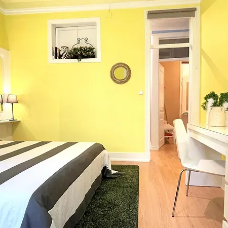 Mc Warm Romantic 3br2ba @ Trendy Principe Real * 리스본