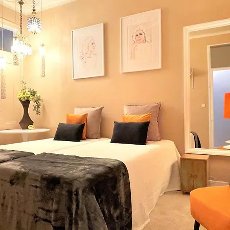 Mc Warm Romantic 3br2ba @ Trendy Principe Real * 리스본